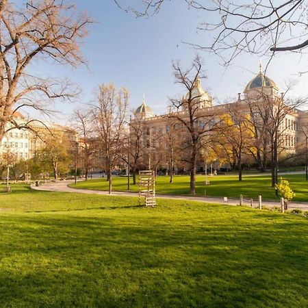 פראג Wenceslas Square Apartment 150 M2 מראה חיצוני תמונה