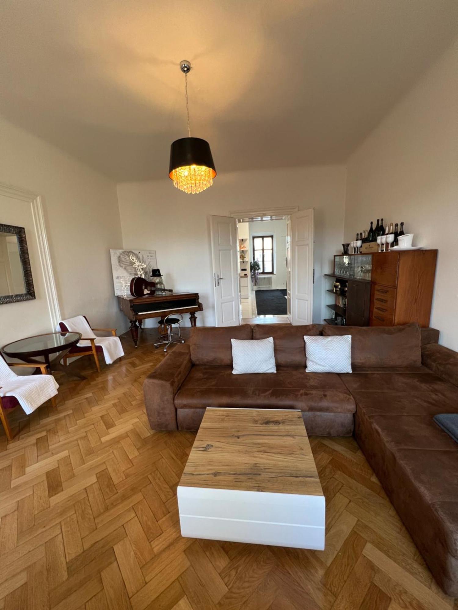 פראג Wenceslas Square Apartment 150 M2 מראה חיצוני תמונה