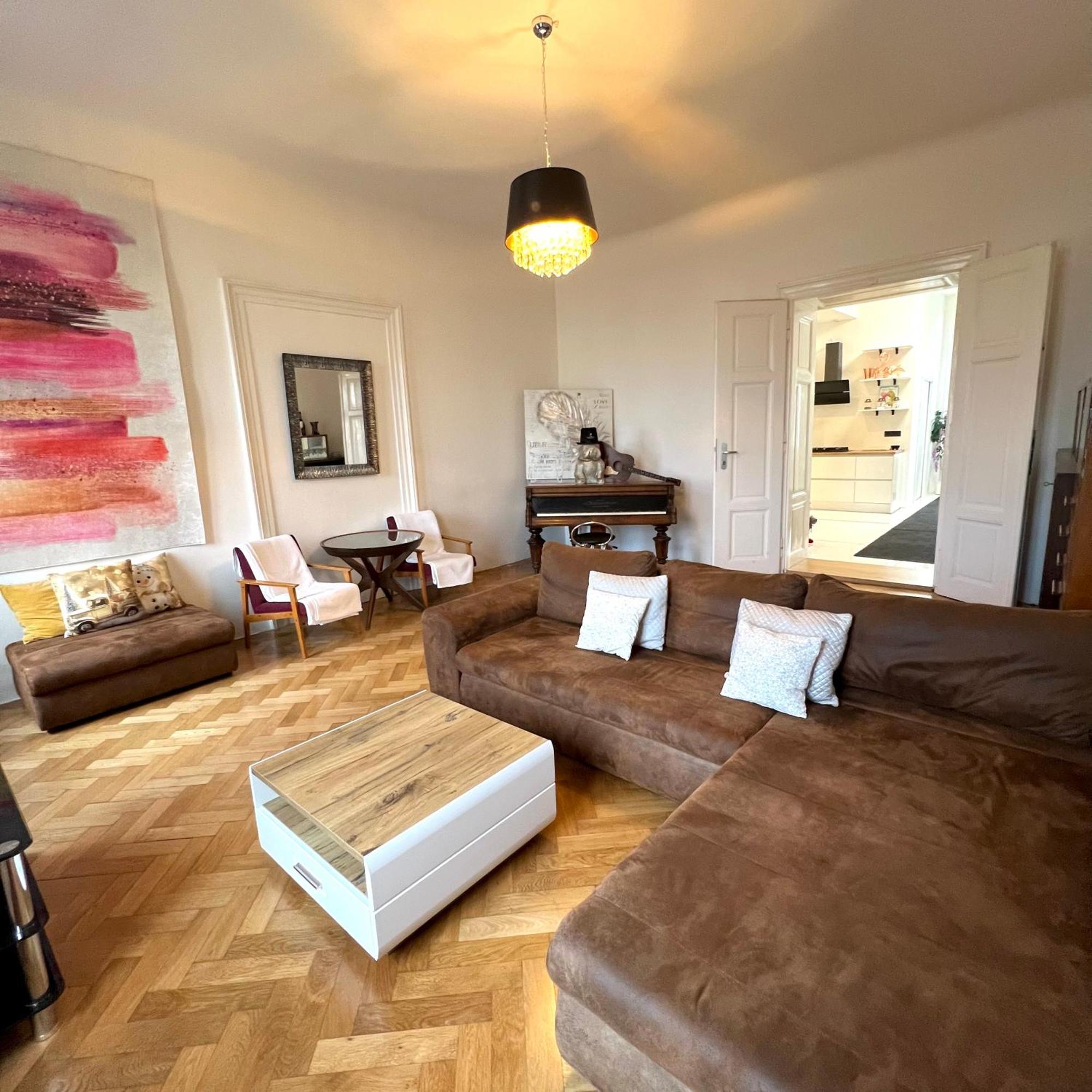 פראג Wenceslas Square Apartment 150 M2 מראה חיצוני תמונה