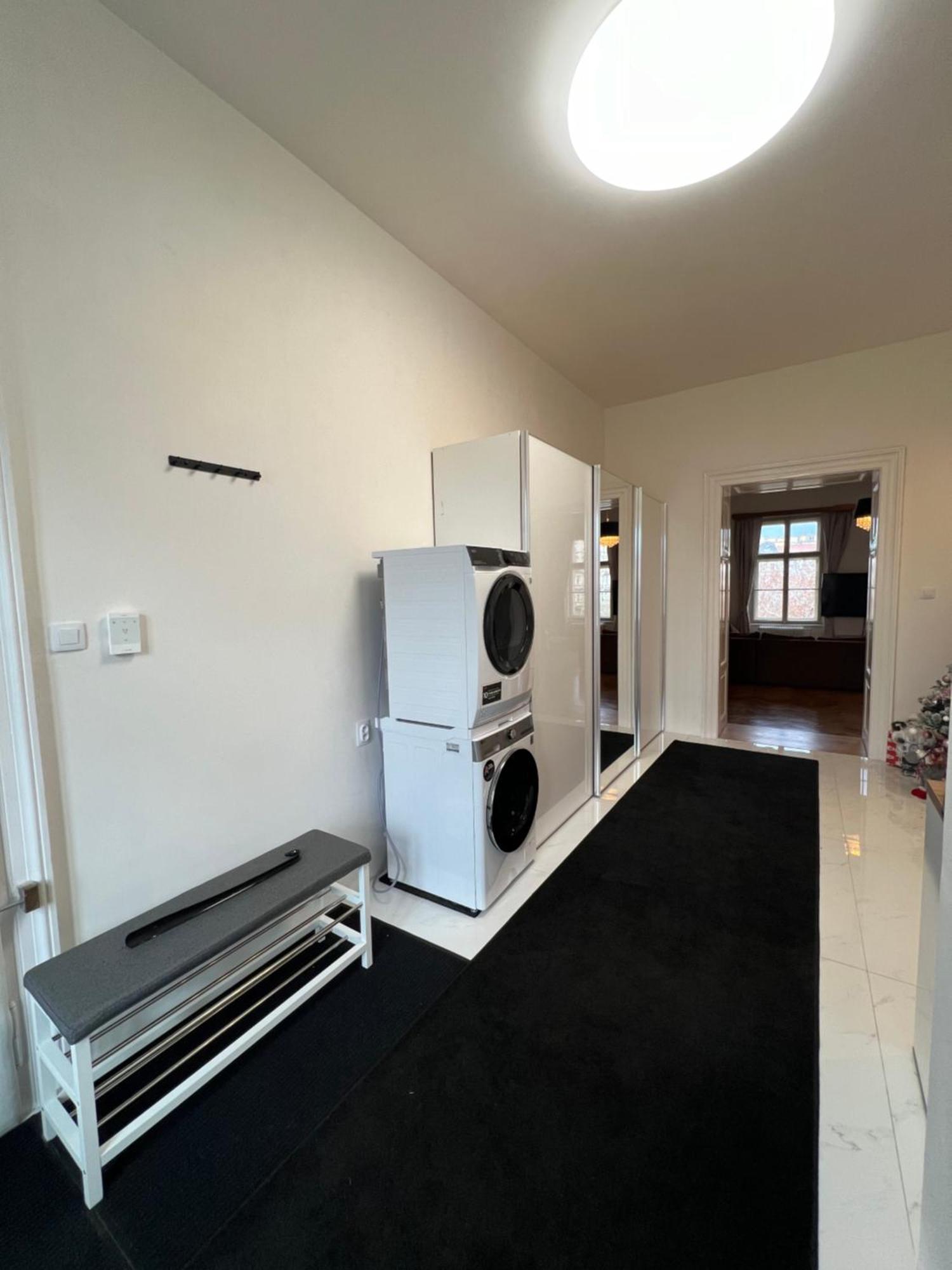 פראג Wenceslas Square Apartment 150 M2 מראה חיצוני תמונה